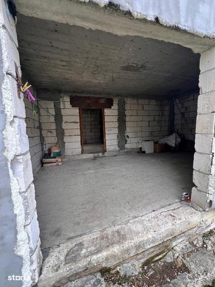 Casă cu 4 camere cu Teren 2244 Mp în Măciuca