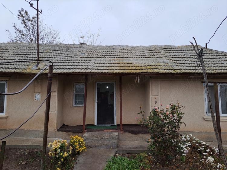 Casă cu 3 camere în Nuntași