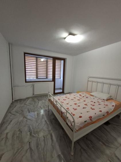 Apartament cu 2 camere semidecomandat, mobilat în Semicentral