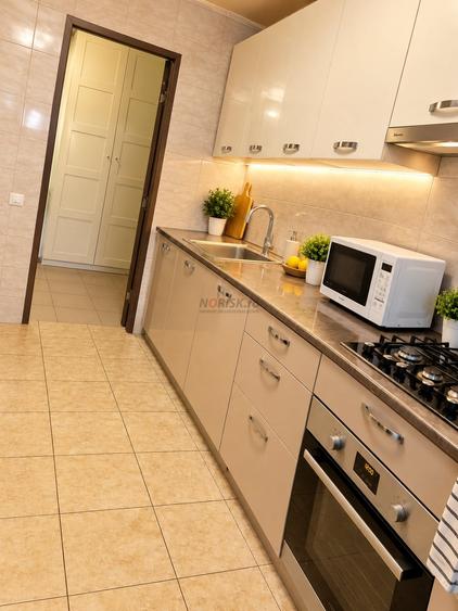 Apartament cu 3 camere decomandat, mobilat în Drumul Taberei