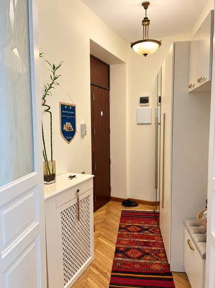 Apartament cu 3 camere decomandat în Cișmigiu