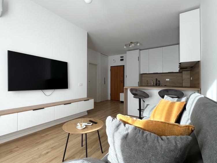 Apartament cu 2 camere semidecomandat în Torontalului