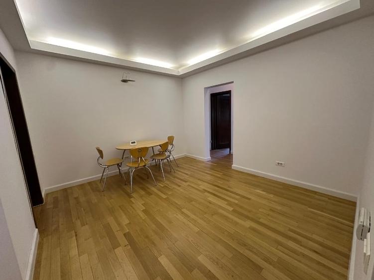 Apartament cu 3 camere decomandat în Primăverii