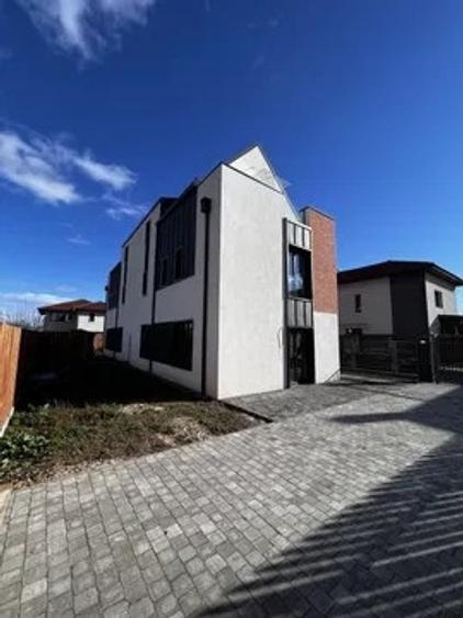 Duplex cu 4 camere cu Canalizare în Someșeni
