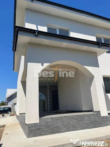 Casă cu 4 camere cu Teren 250 Mp în Central