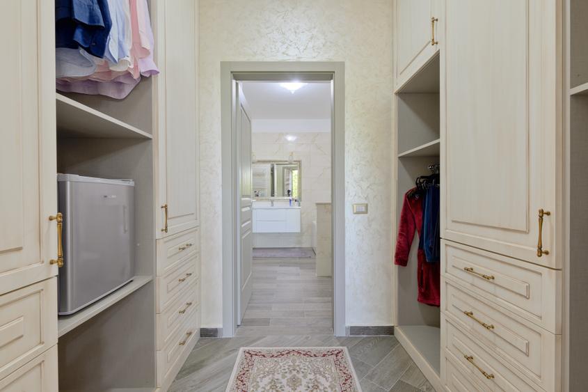 Duplex cu 7 camere cu Canalizare în Faleza Nord