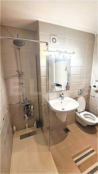 Apartament cu 2 camere semidecomandat, mobilat în Tractorul