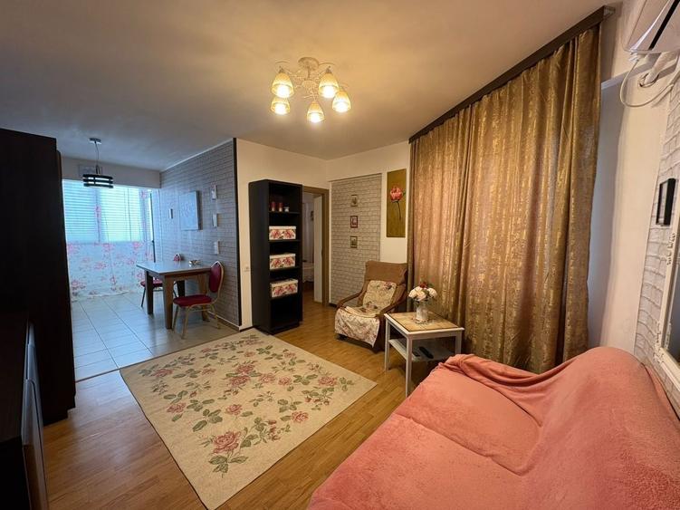 Apartament cu 2 camere semidecomandat, mobilat în Central