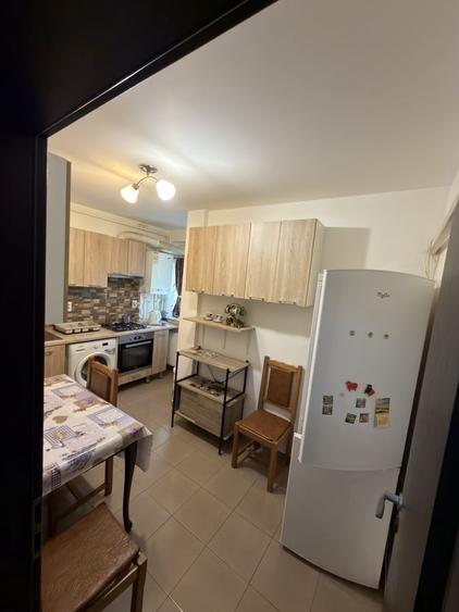 Apartament cu 2 camere semidecomandat în Măgurele