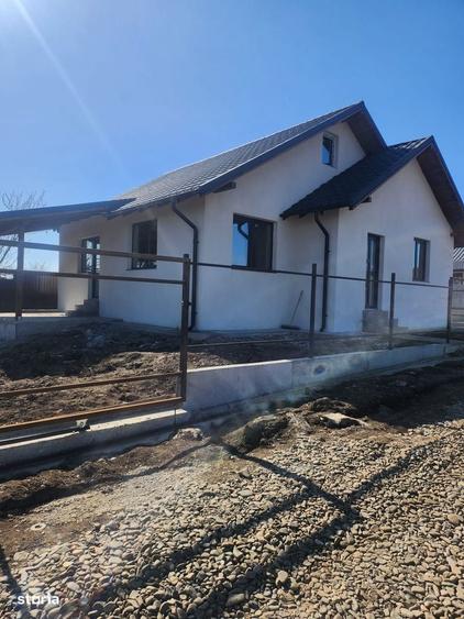 Casă cu 3 camere în Mărgineni
