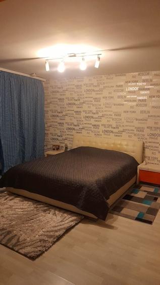 Apartament cu 5 camere decomandat, mobilat în Central