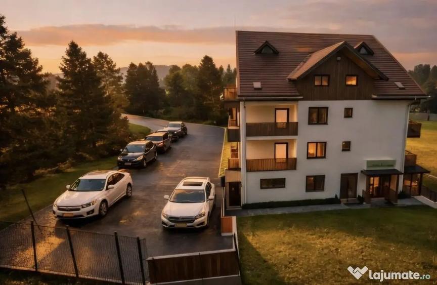 Casă cu 7 camere cu Teren 893 Mp în Central