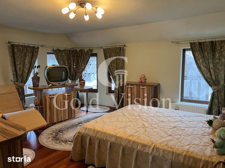 Casă cu 5 camere cu Teren 600 Mp în Central