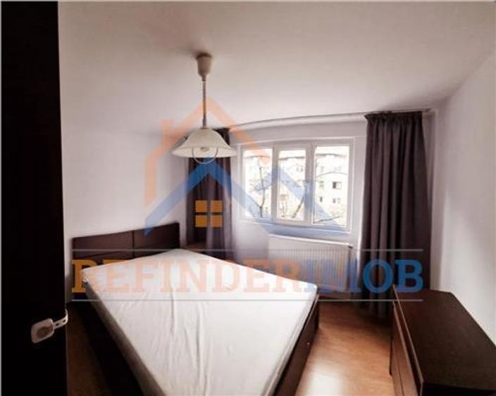 Apartament cu 2 camere decomandat în Drumul Taberei — fotografia 1
