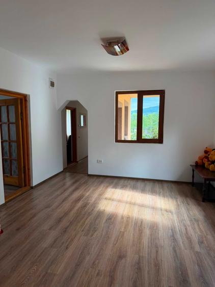Casă cu 3 camere în Exterior Vest