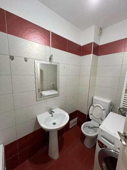 Garsonieră decomandată în Central