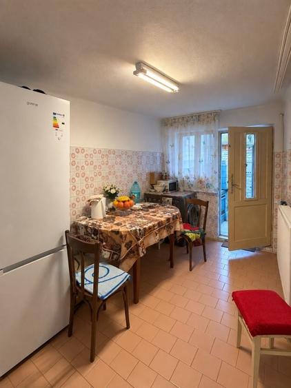 Casă cu 4 camere decomandat în Exterior Vest