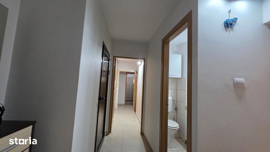 Apartament cu 3 camere decomandat în Lipovei