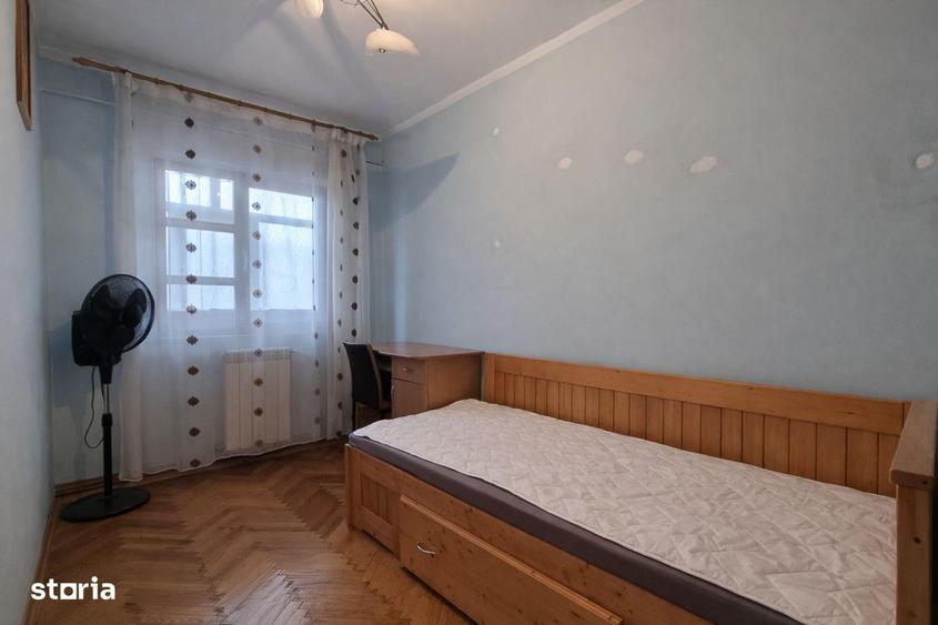 Apartament cu 3 camere decomandat în Păcurari