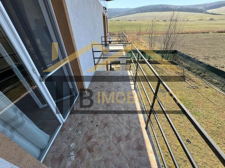 Casă individuală cu 3 camere cu Canalizare în Tofalău