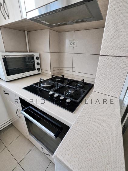 Apartament cu 4 camere decomandat în