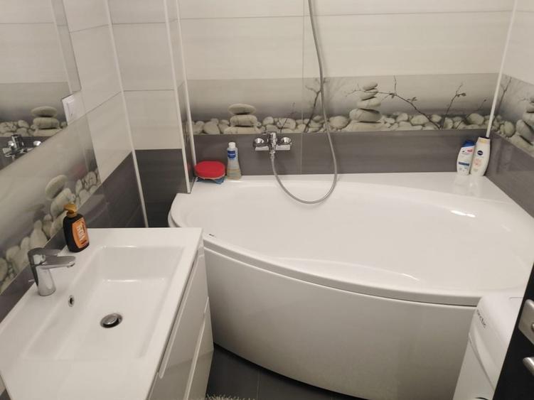 Apartament cu 4 camere în Răcădău