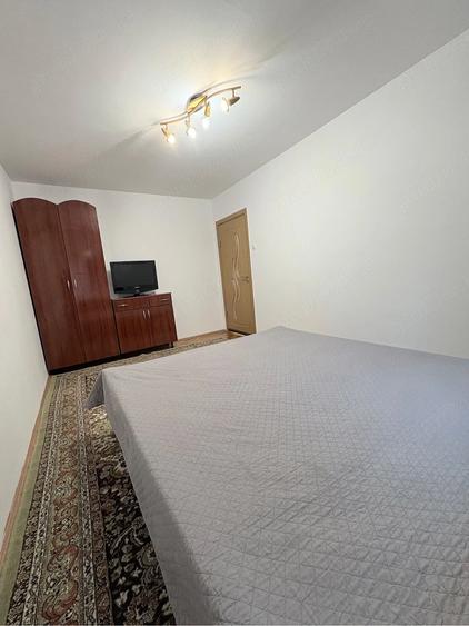 Apartament cu 4 camere semidecomandat în Circumvalațiunii