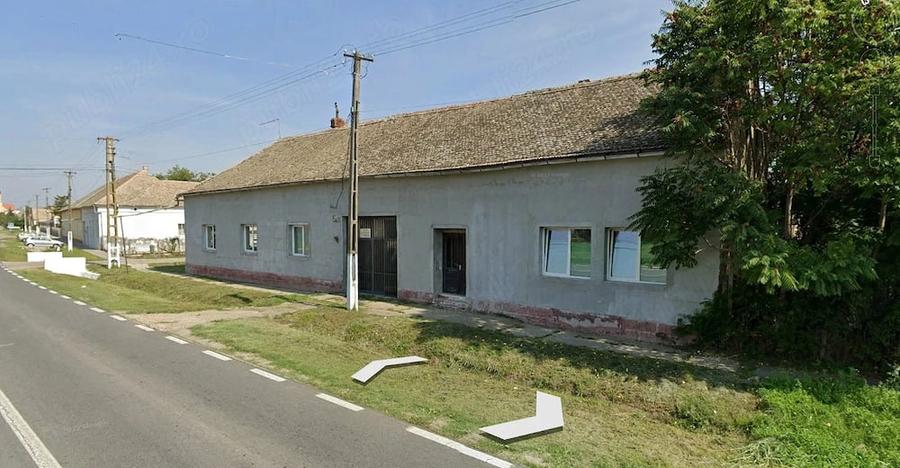 Casă cu 6 camere cu Teren 3500 Mp în Cenad