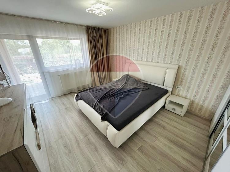 Casă individuală cu 5 camere cu Teren 390 Mp în Bariera Vâlcii