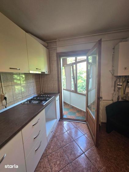 Apartament cu 3 camere decomandat în Exterior Vest