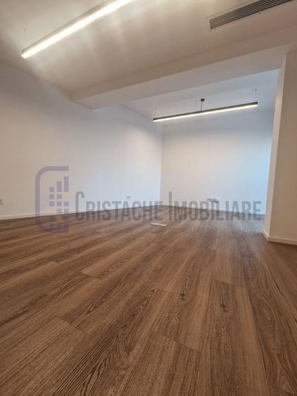 Apartament cu 4 camere semidecomandat, mobilat în Unirii