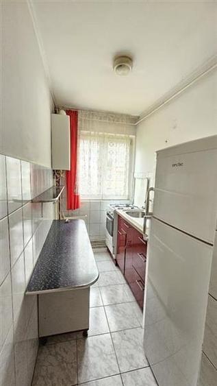 Apartament cu 2 camere semidecomandat în Dâmbu Pietros