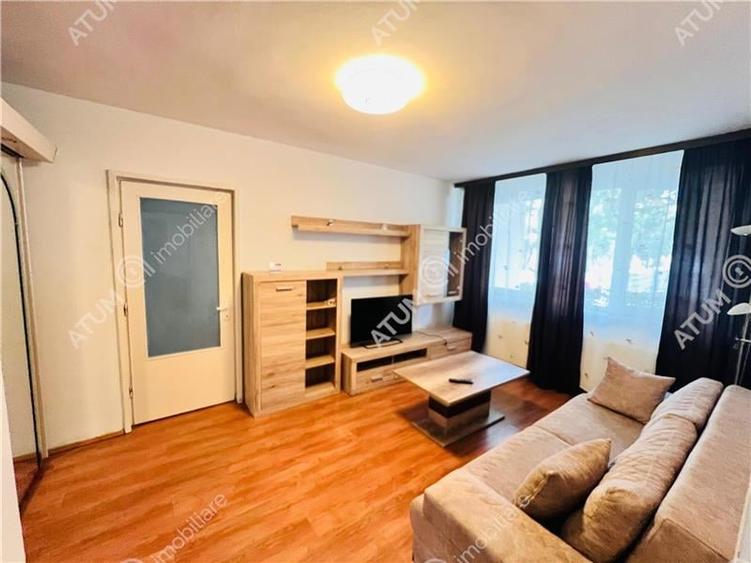 Apartament cu 2 camere semidecomandat, mobilat în Mihai Viteazul