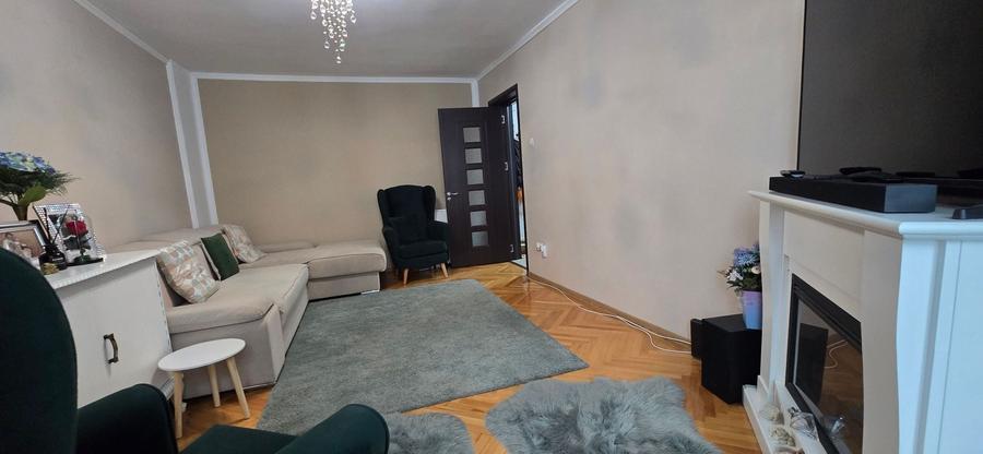 Apartament cu 3 camere decomandat, mobilat în Ultracentral