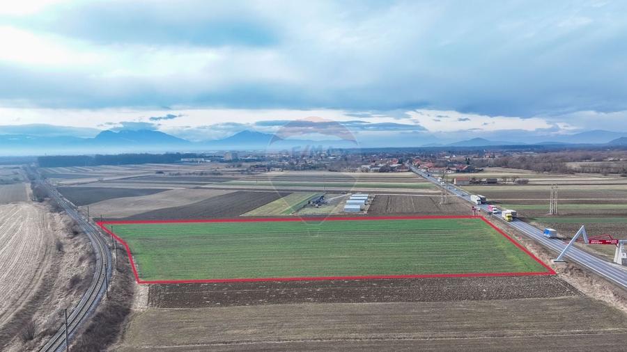Teren agricol intravilan de 5300 mp, în Prejmer