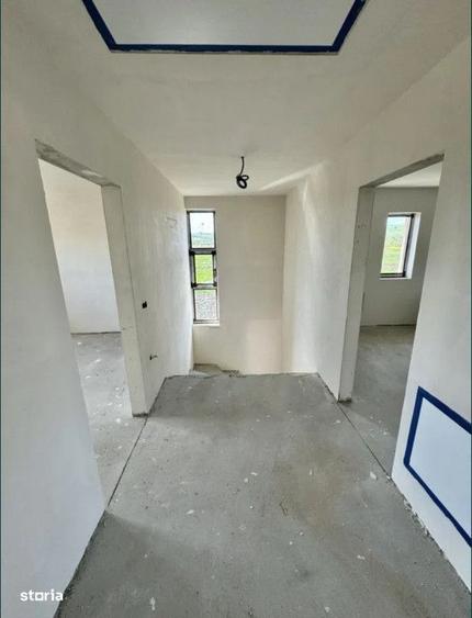 Casă cu 4 camere în Jucu