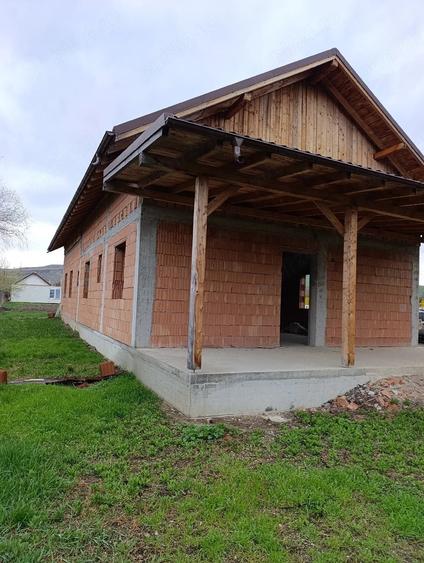 Casă cu Teren 700 Mp în Ciritei