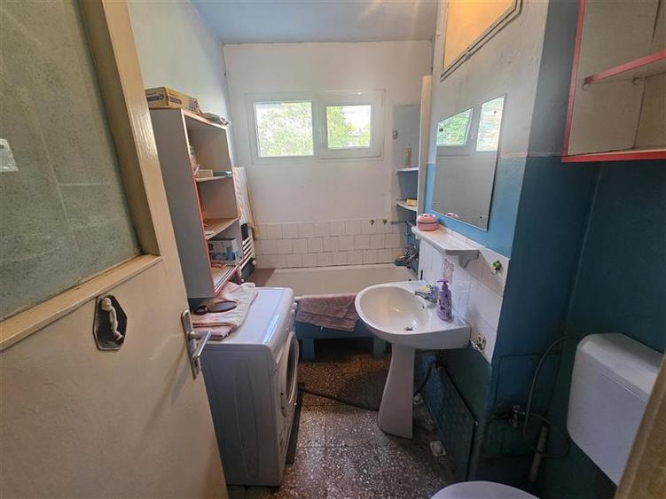 Apartament cu 2 camere semidecomandat în Micro I
