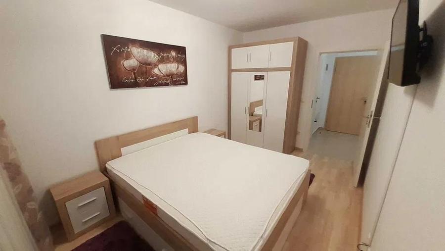 Apartament cu 2 camere decomandat în Tractorul