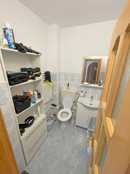 Apartament cu 3 camere decomandat, mobilat în Central