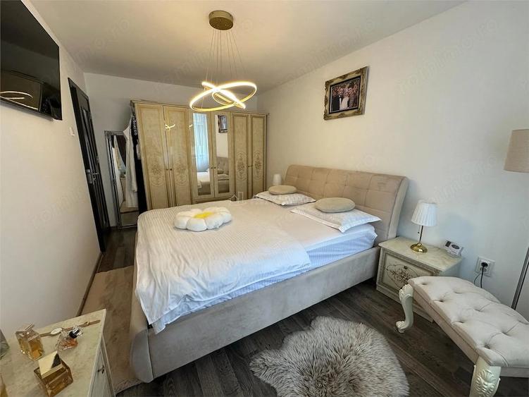 Apartament cu 3 camere decomandat în Moroasa 2