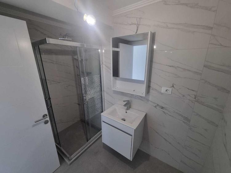 Apartament cu 3 camere decomandat în Energia