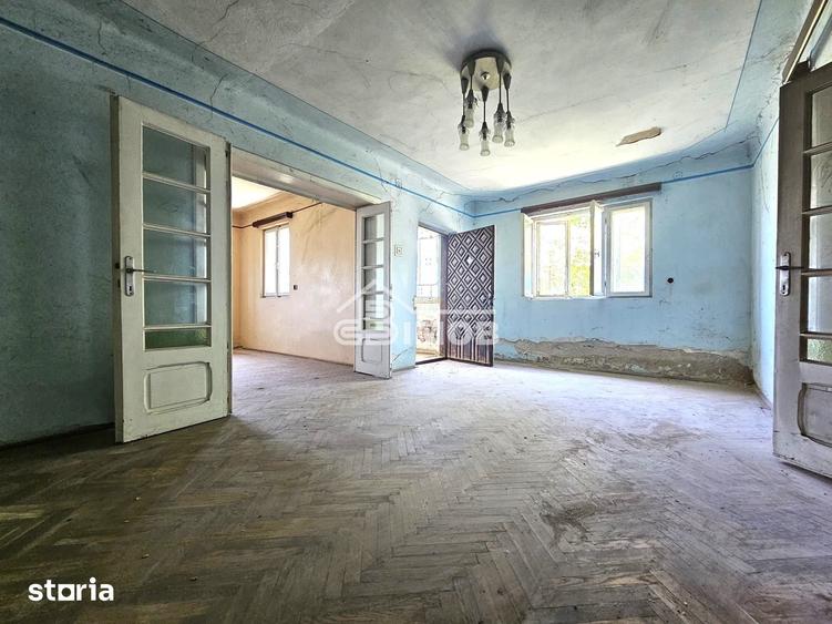 Casă cu 4 camere cu Teren 995 Mp în Ulmi