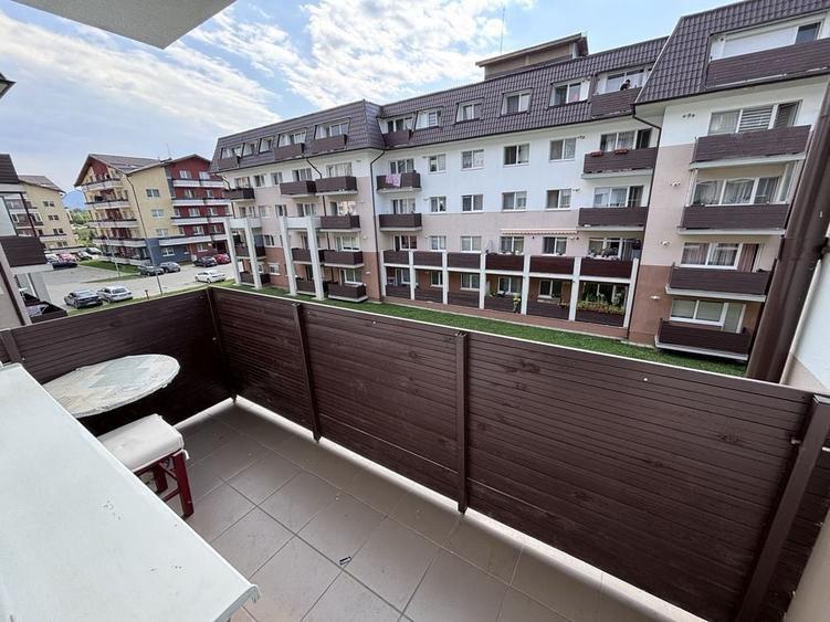 Apartament cu 2 camere decomandat în Sânpetru