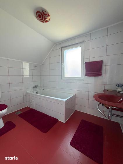 Casă cu 7 camere cu Canalizare în Moldovenești