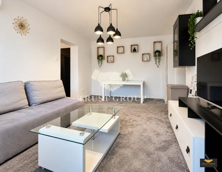 Apartament cu 2 camere semidecomandat, mobilat în Pajura