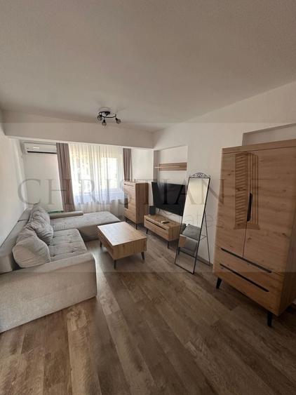 Apartament cu 2 camere decomandat, mobilat în Regie
