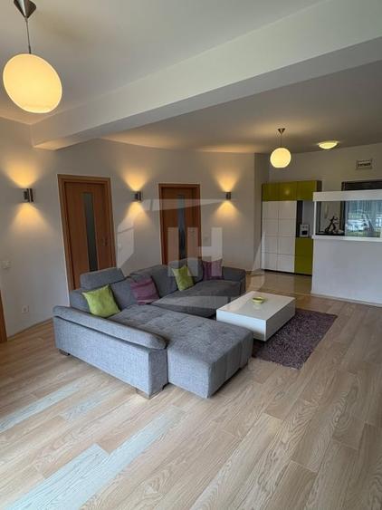 Apartament cu 2 camere semidecomandat, mobilat în Bună Ziua