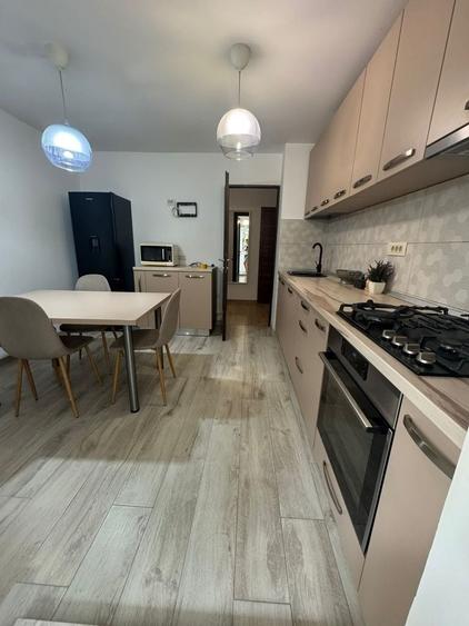 Apartament cu 3 camere decomandat în Popoveni