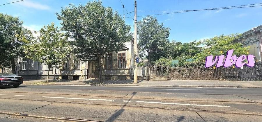 Casă cu 8 camere cu Teren 191 Mp în Mărășești